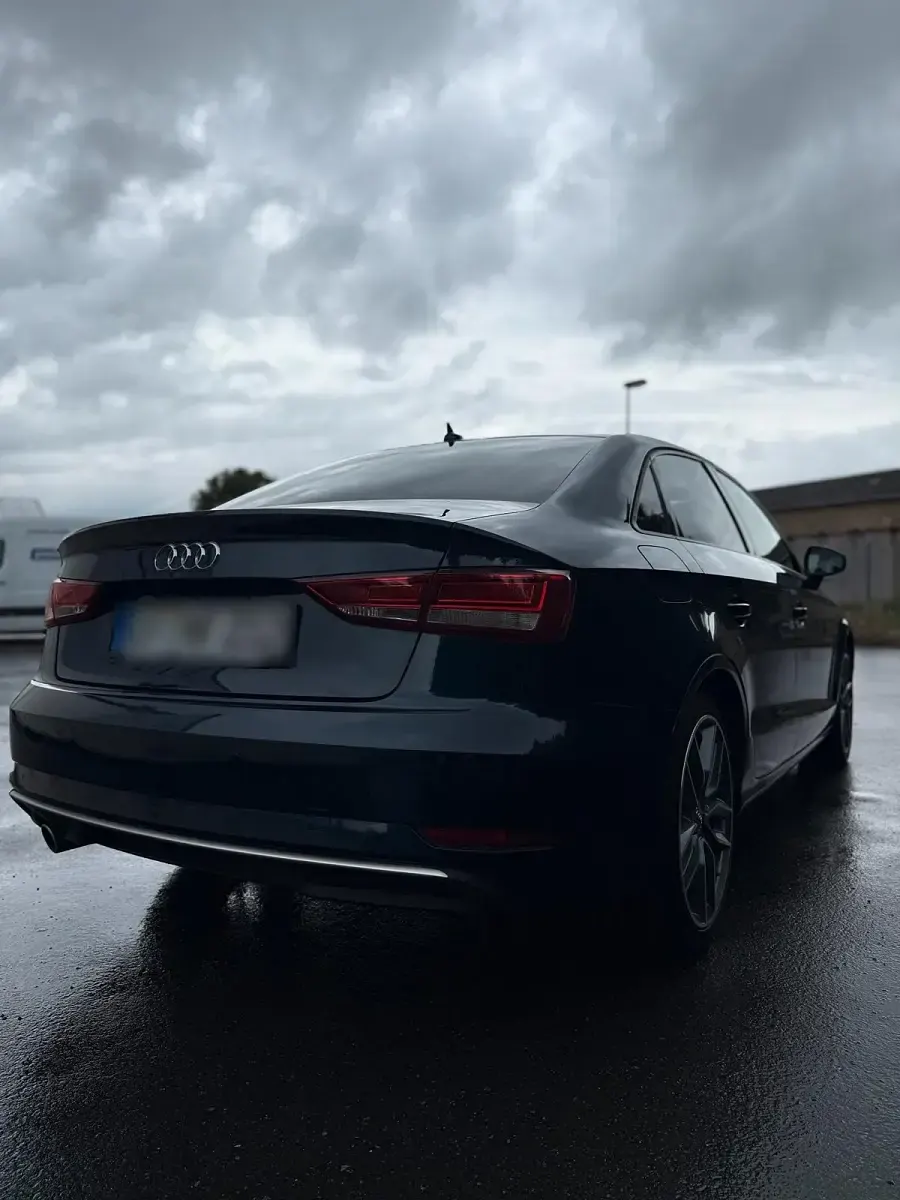 Gebraucht Audi A3 116 PS (85 kW) 2018 Blau Limousine
