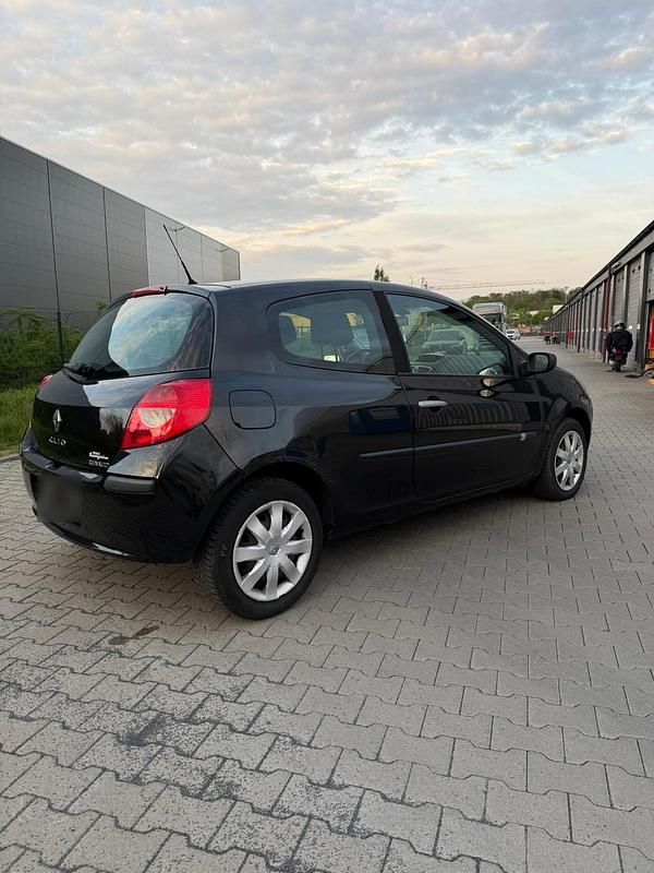 Second-hand Renault Clio II 2007 Hatchback