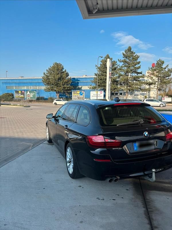 Gebraucht BMW 520 Efficient Dynamics 190 PS (139 kW) 2015 Schwarz Kombi