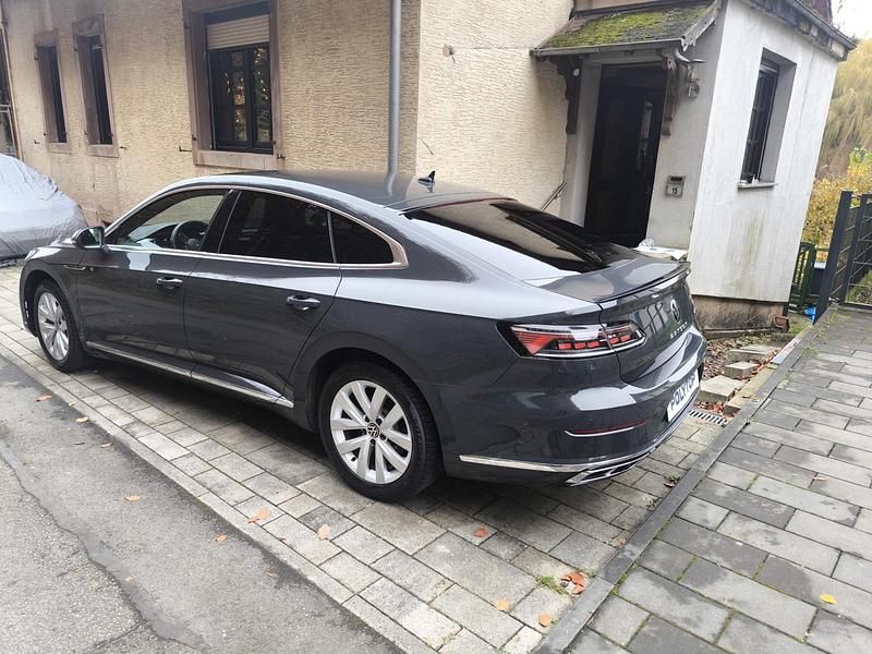 Grau Gebraucht 2021 VW Arteon R-line Limousine | 26.500 € (Superpreis) - Bild 1/4