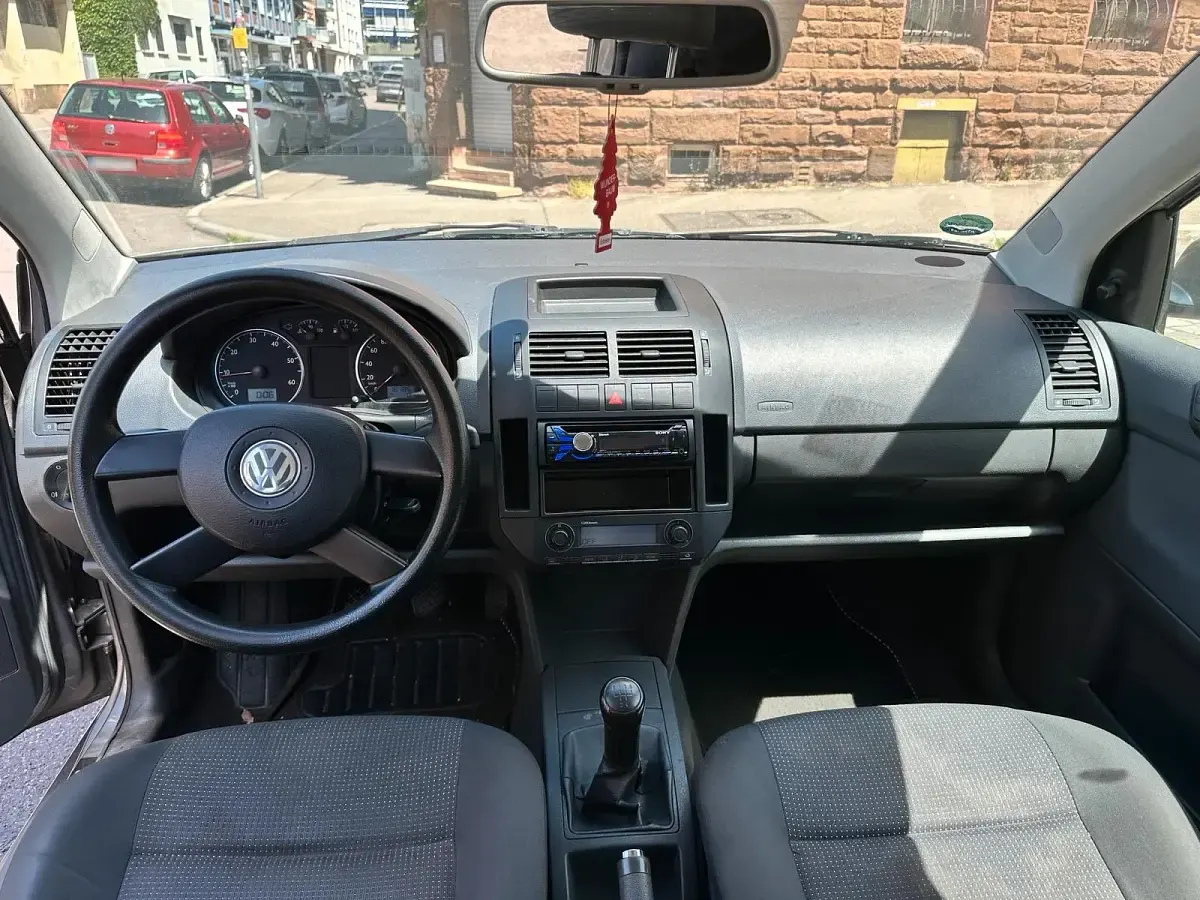 Używany VW Polo 75 KM (55 kW) 2005 Srebrny Hatchback
