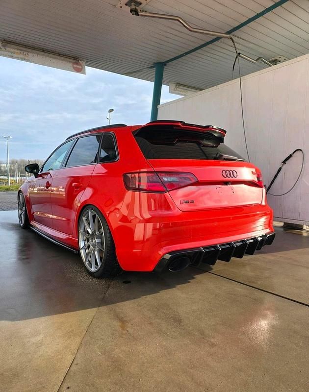 Gebraucht Audi RS3 367 PS (269 kW) 2015 Rot Limousine