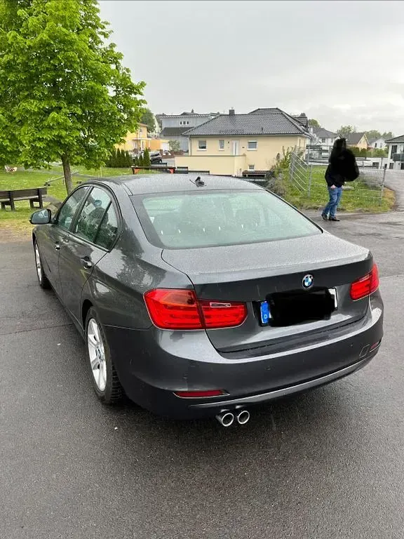 Gebraucht BMW 330 258 PS (189 kW) 2015 Grau Limousine