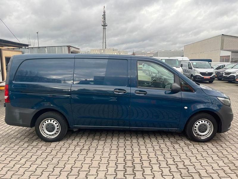 Gebraucht Mercedes Vito 114 PS (83 kW) 2018 Blau Van