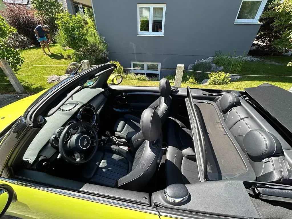 Gebraucht Mini Cooper S Cabriolet 178 PS (130 kW) 2023 Gelb Cabrio