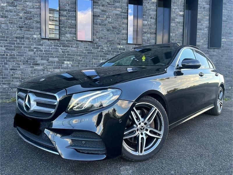 Gebraucht Mercedes E220 AMG line 194 PS (142 kW) 2019 Schwarz Limousine