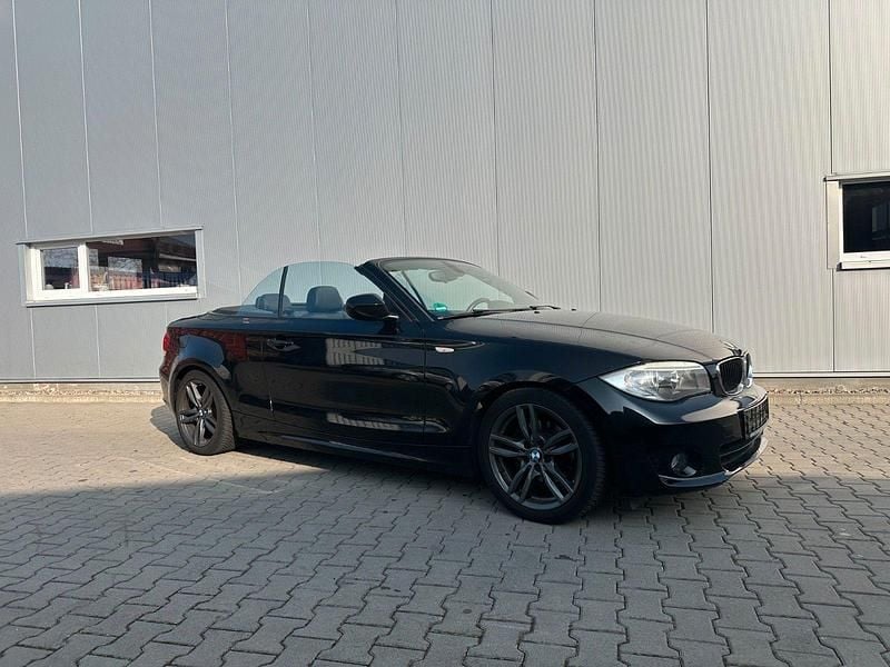 Gebraucht BMW 118 Cabriolet 143 PS (105 kW) 2011 Schwarz Cabrio