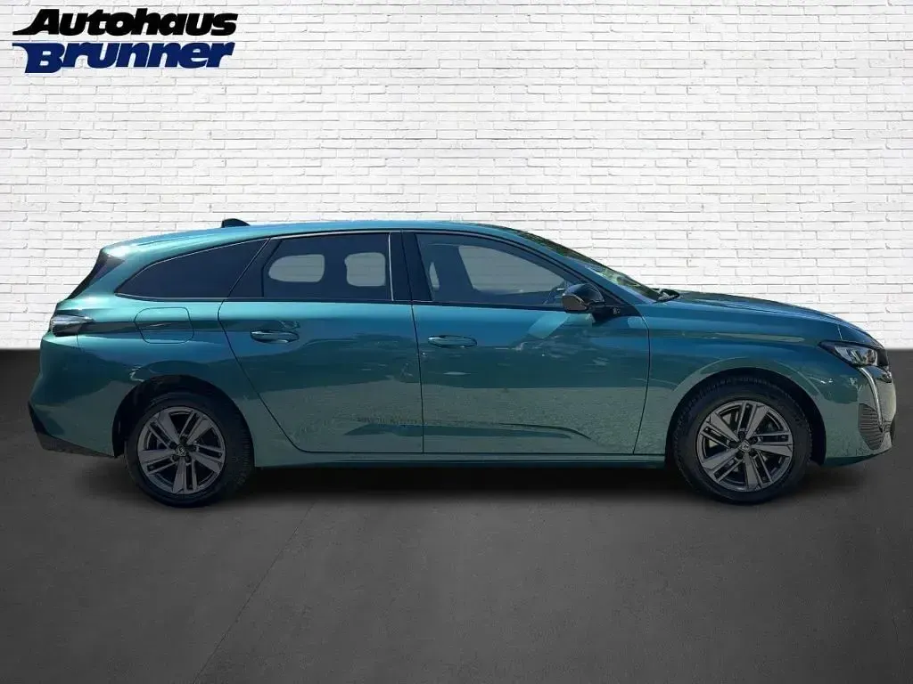 Gebraucht Peugeot 308 SW Allure 131 PS (96 kW) 2024 Blau Kombi