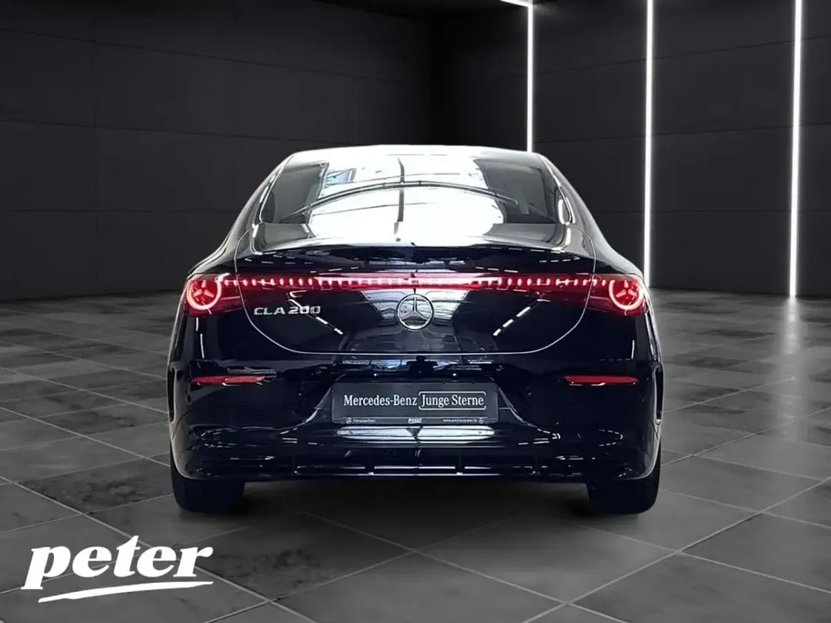 Gebraucht Mercedes CLA200 AMG 184 PS (135 kW) 2026 Metalliclack kosmosschwarz Limousine