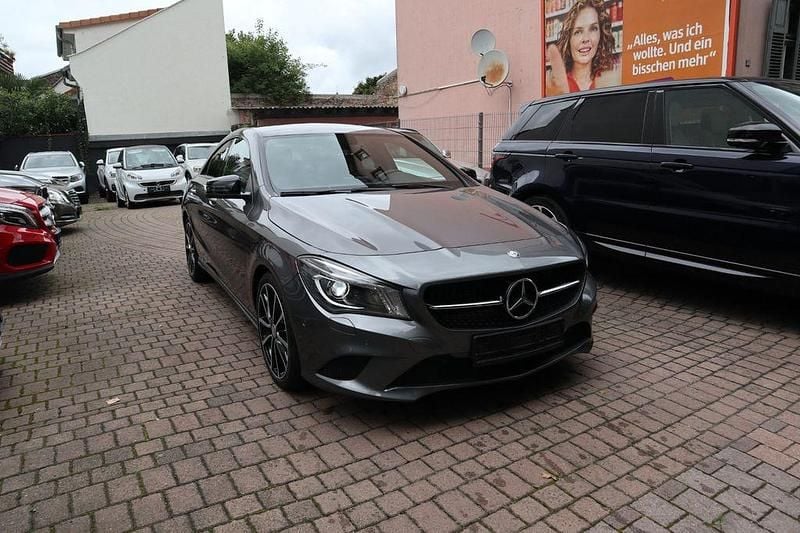 Grau Gebraucht 2014 Mercedes CLA220 Limousine | 16.990 € (Superpreis) - Bild 1/4