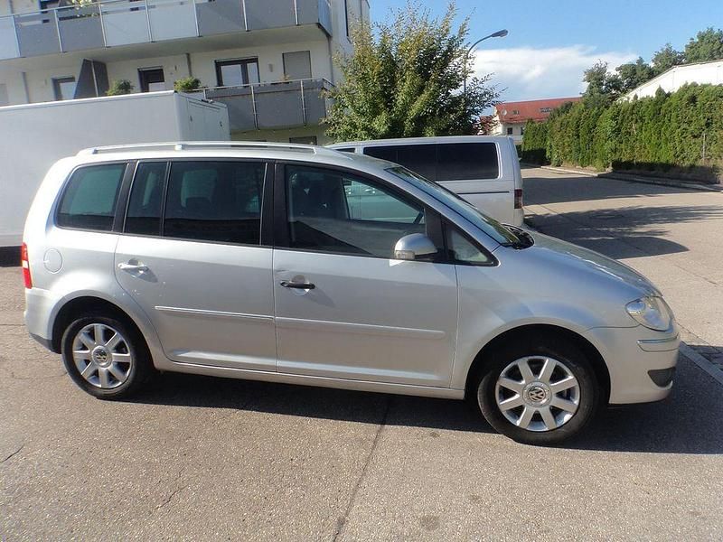 Gebraucht VW Touran Highline 140 PS (102 kW) 2007 Silber Van / Kleinbus