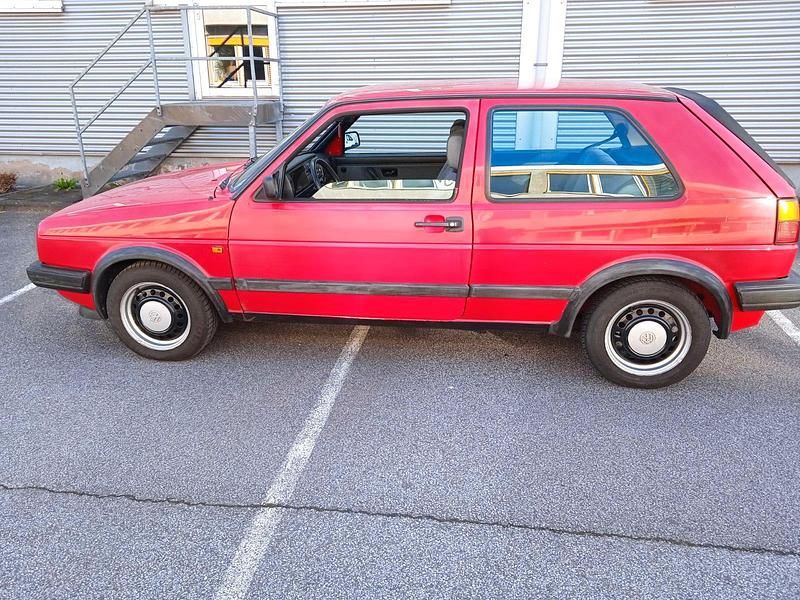 Second-hand VW Golf II 74 CP (54 kW) 1987 Roșu Hatchback