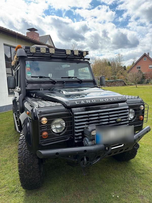Gebraucht Land Rover Defender 122 PS (89 kW) 2010 Schwarz SUV