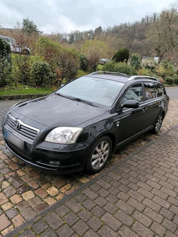 Schwarz Gebraucht 2006 Toyota Avensis Kombi | 1.600 € (Guter Preis) - Bild 1/4