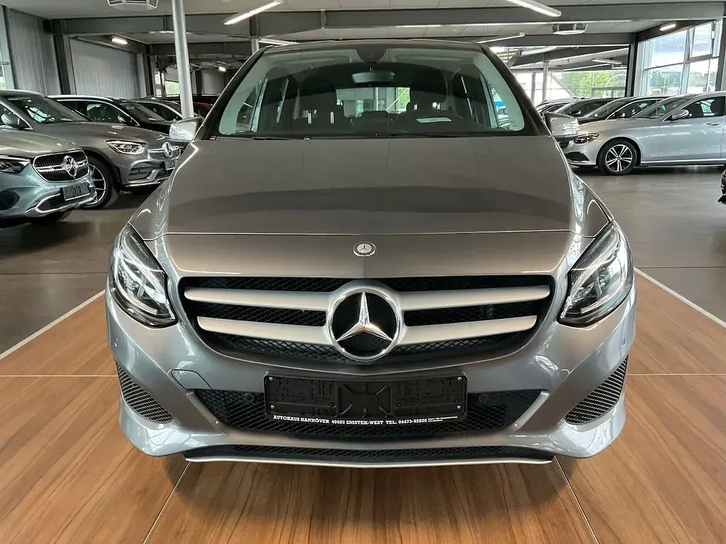 Gebraucht Mercedes B200 136 PS (100 kW) 2015 Mountaingrau  met. Kleinwagen