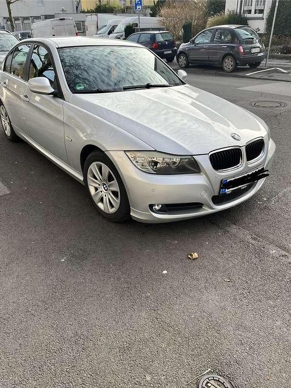 Gebraucht BMW 318 143 PS (105 kW) 2008 Silber Limousine