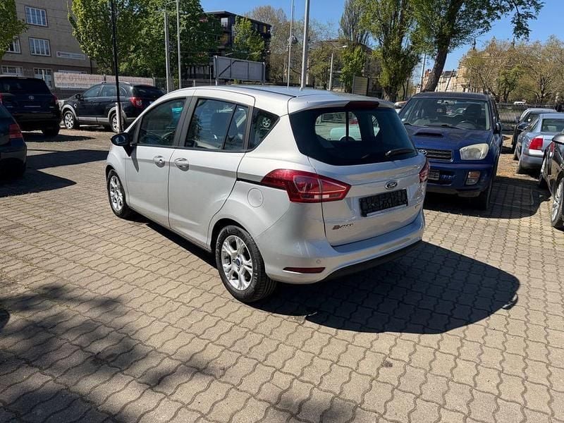Używany Ford B-MAX SYNC Edition 125 KM (91 kW) 2014 Srebrny Minivan