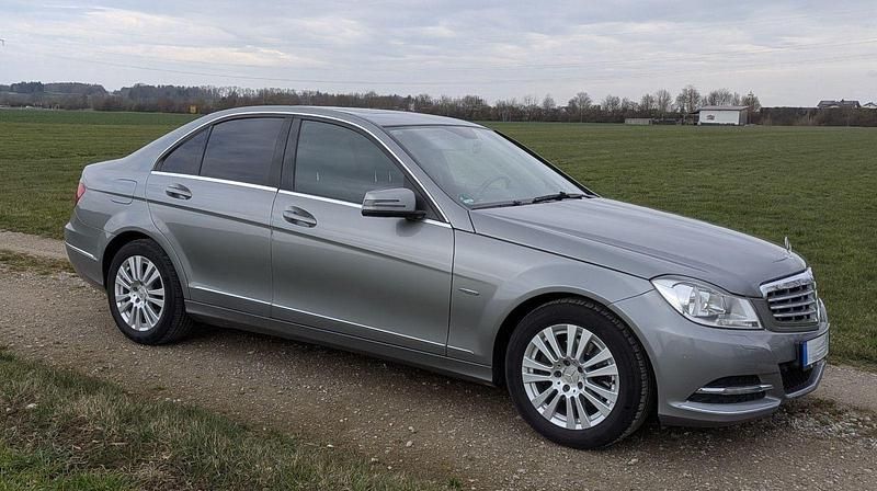 Gebraucht Mercedes C250 Elegance 204 PS (150 kW) 2011 Limousine