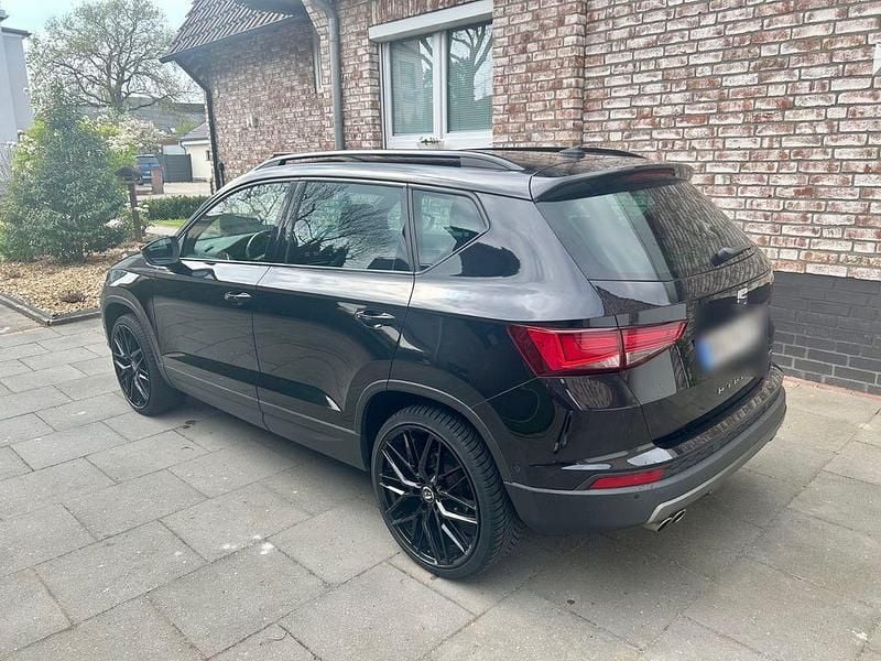 Usata Seat Ateca 4Drive 190 CV (139 kW) 2017 Nero SUV