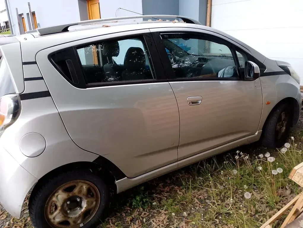 Usado Chevrolet Spark LT 82 HP (60 kW) 2010 Prateado Citadino