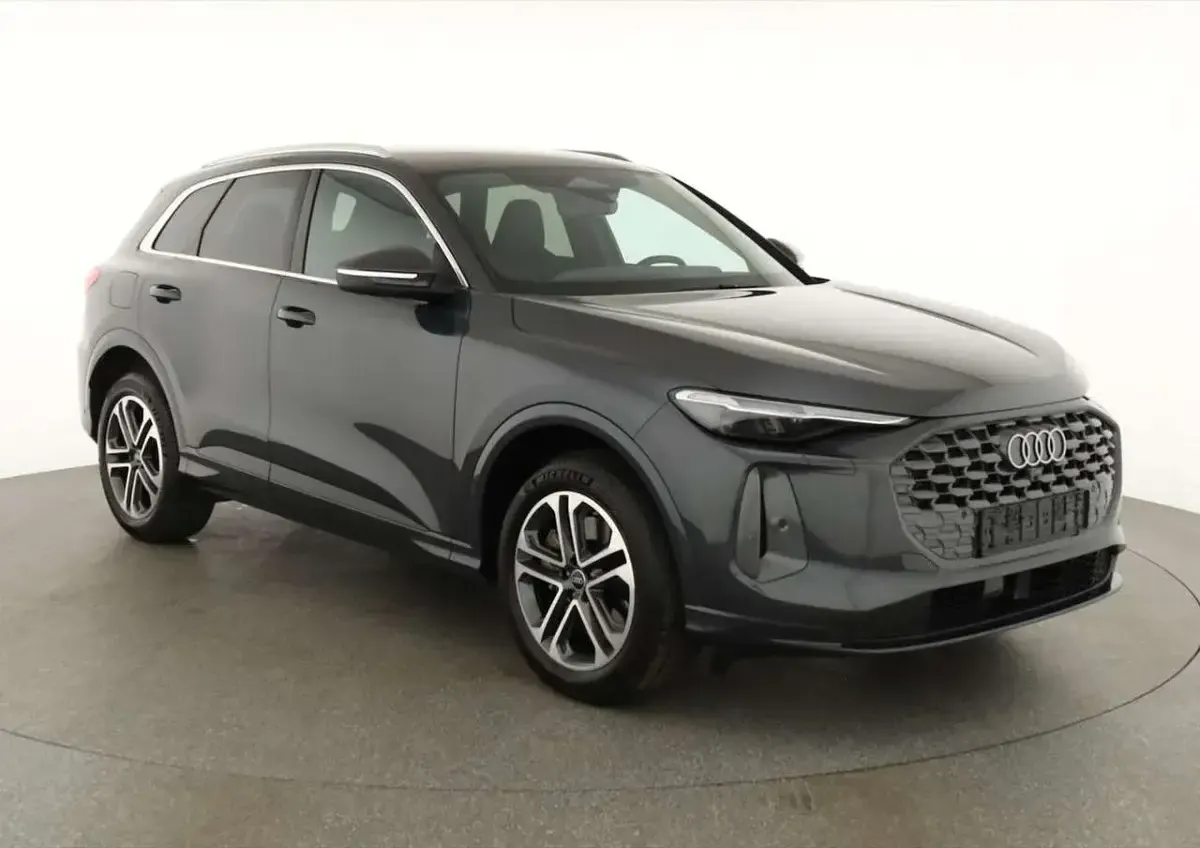 Gebraucht Audi Q5 Ambiente 204 PS (150 kW) 2025 Tamboragrau metallic (metallic) SUV