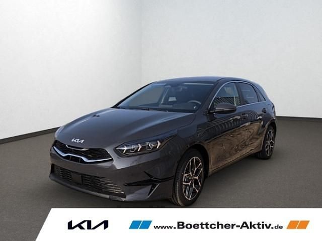 Weiss Neu 2025 Kia Ceed Style Kleinwagen | 27.990 € (Fairer Preis) - Bild 1/4