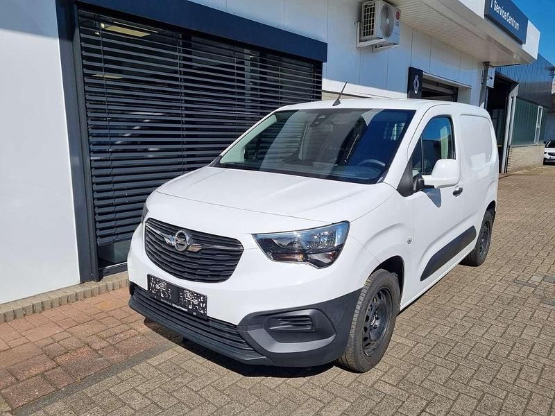 Jade weiss/arktis weiss Gebraucht 2019 Opel Combo Edition Van / Kleinbus | 11.950 € (Fairer Preis) - Bild 1/4