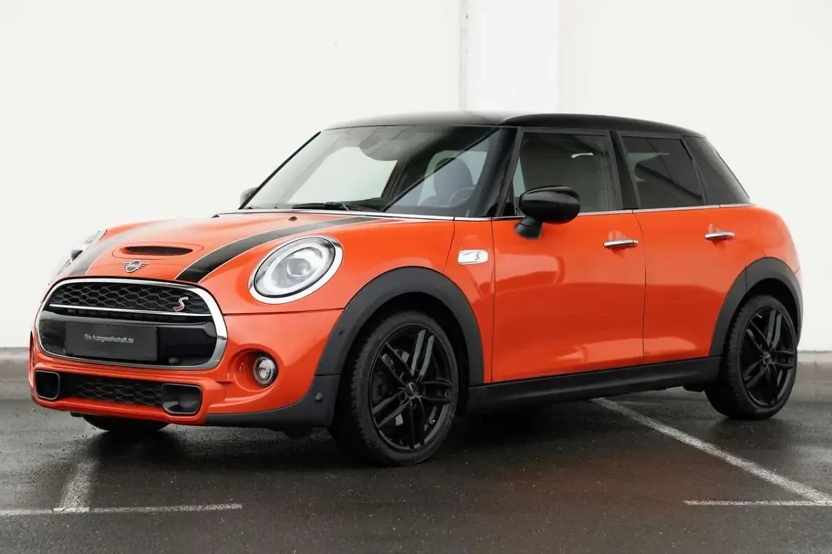 Gebraucht Mini Cooper S 192 PS (141 kW) 2019 Solaris orange metallic Kleinwagen