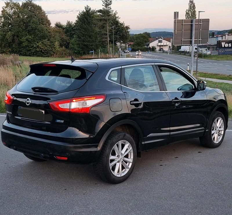 Gebraucht 2014 Nissan Qashqai SUV | 9.900 € (Etwas zu teuer) - Bild 1/4