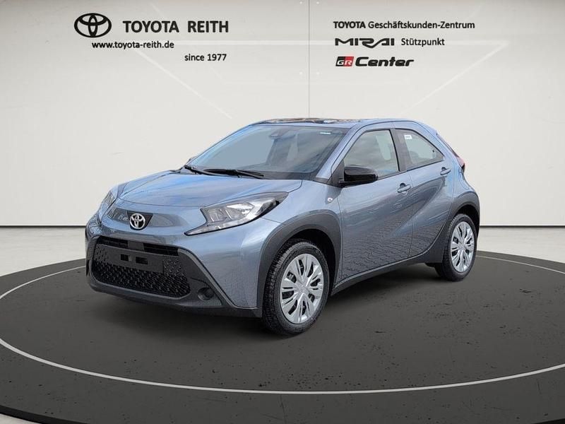 Celestite grey metallic Gebraucht 2024 Toyota Aygo X Business Edition SUV | 16.550 € (Fairer Preis) - Bild 1/4