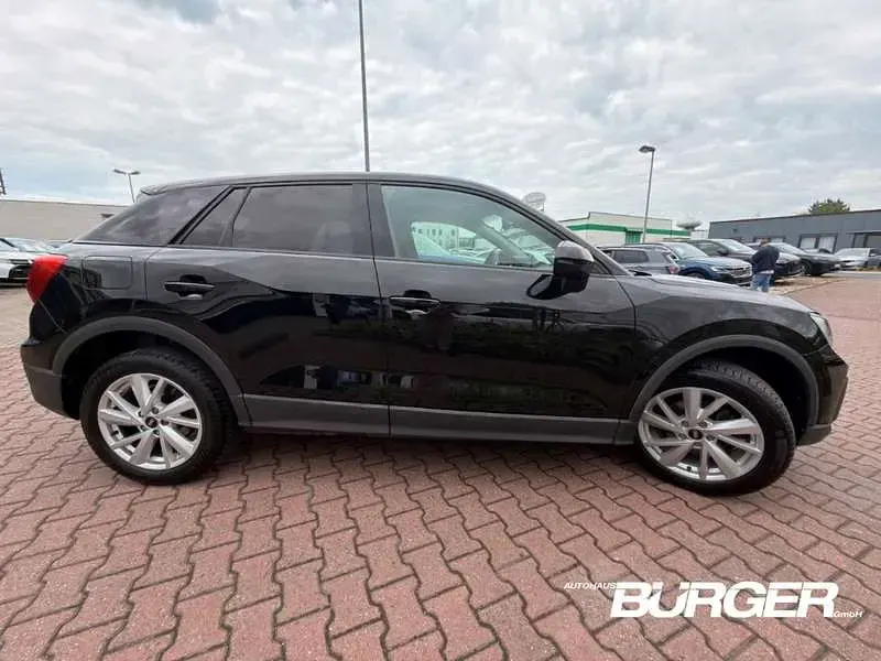 Gebraucht Audi Q2 Advanced 150 PS (110 kW) 2022 Schwarz SUV