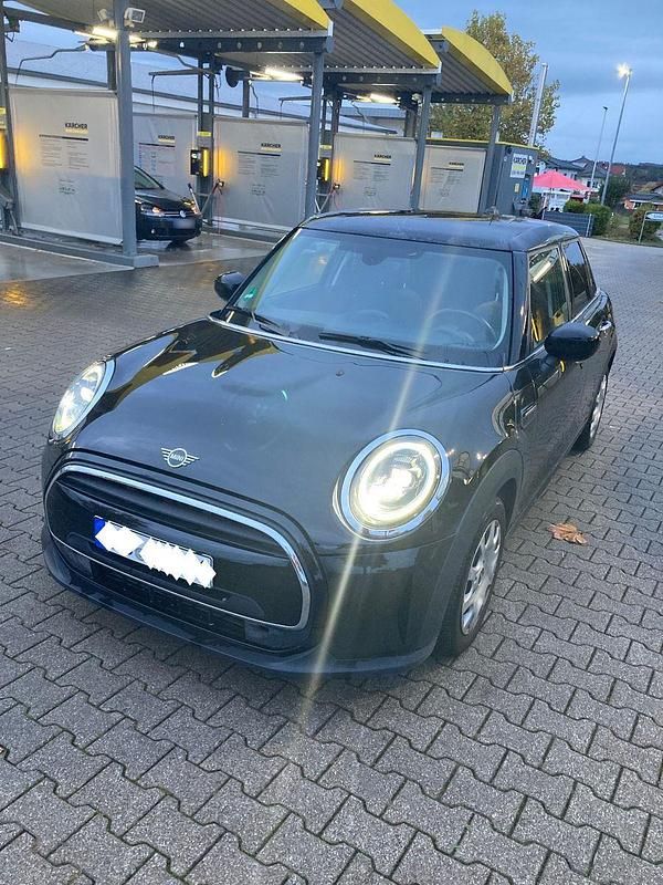 Second-hand Mini ONE Essential 102 CP (75 kW) 2021 Negru Hatchback