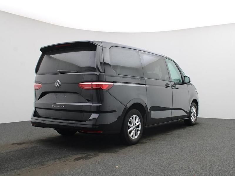 Gebraucht VW Multivan Life 150 PS (110 kW) 2024 Schwarz Van