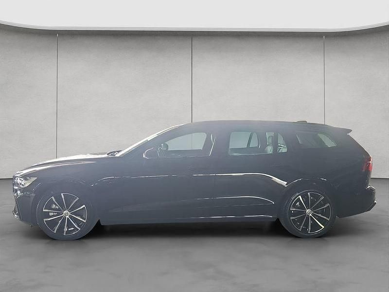 Gebraucht Volvo V60 Plus 257 PS (189 kW) 2024 Schwarz Kombi