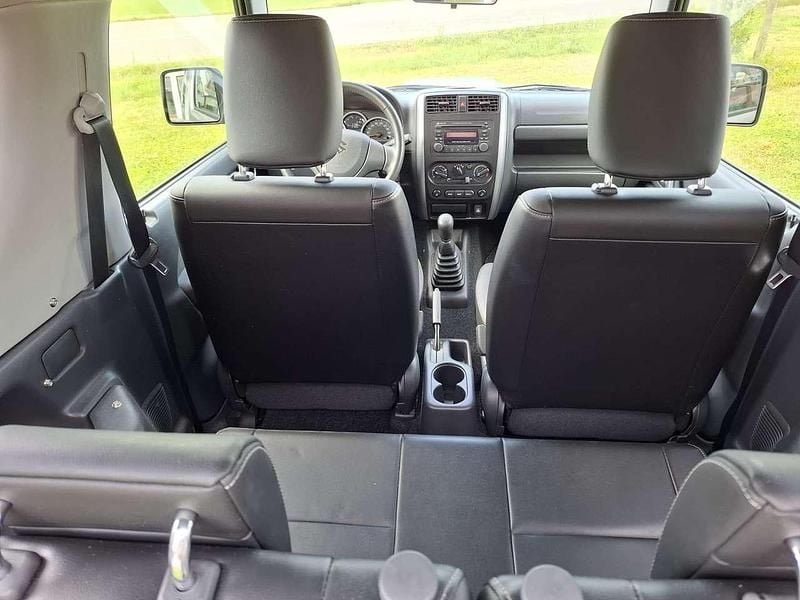 Gebraucht Suzuki Jimny Style 86 PS (63 kW) 2015 Steel silver SUV