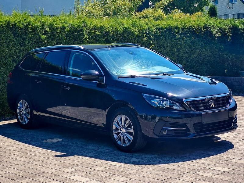 Gebraucht Peugeot 308 SW Allure 131 PS (96 kW) 2021 Schwarz Kombi