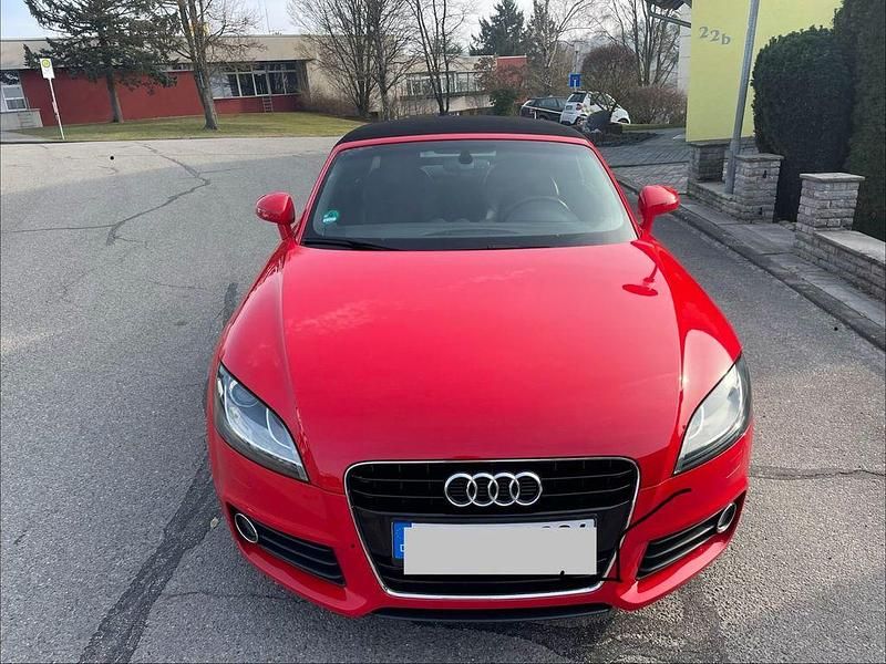 Rot Gebraucht 2011 Audi TT Roadster Design Cabrio | 15.500 € (Teuer) - Bild 1/4