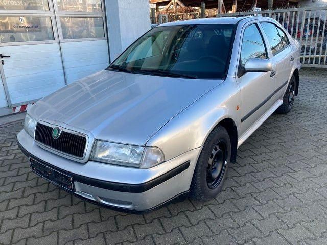 Silber Gebraucht 1998 Skoda Octavia Limousine | 1.199 € (Fairer Preis) - Bild 1/4