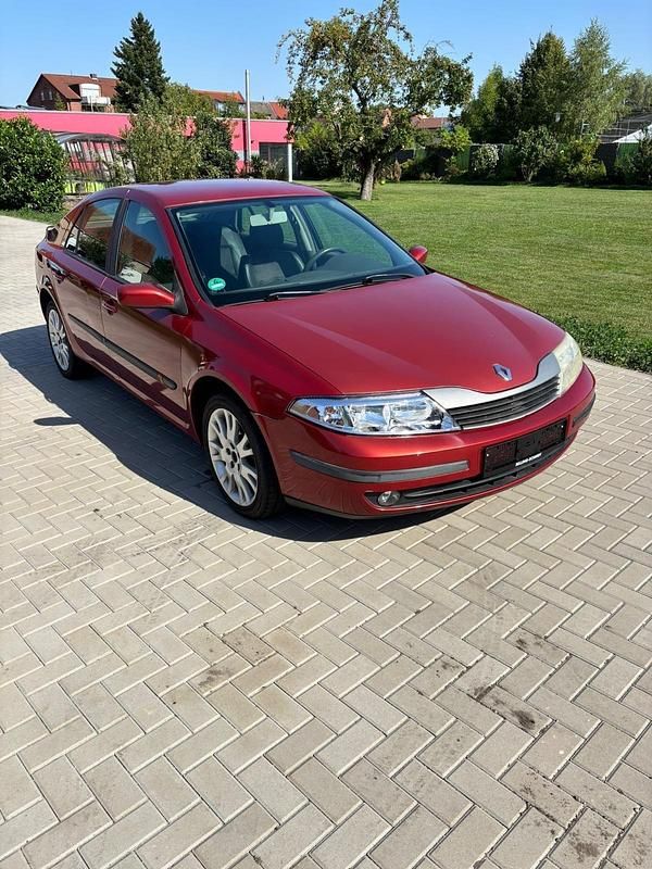 Rot Gebraucht 2003 Renault Laguna II Limousine | 1.499 € (Fairer Preis) - Bild 1/4