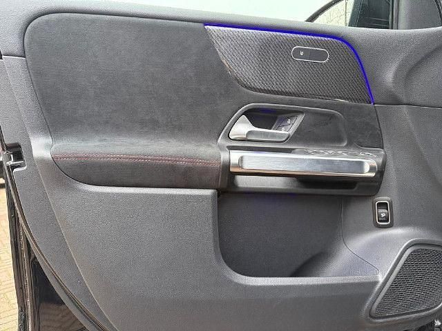 Gebraucht Mercedes GLB200 AMG 163 PS (119 kW) 2025 Schwarz SUV