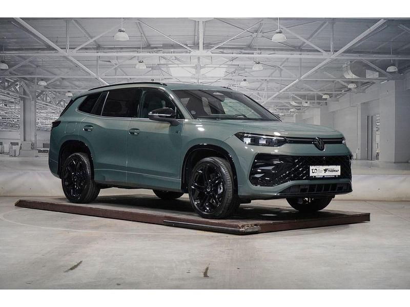 Neu VW Tayron Style 204 PS (150 kW) 2025 Cipressinogrün metallic SUV