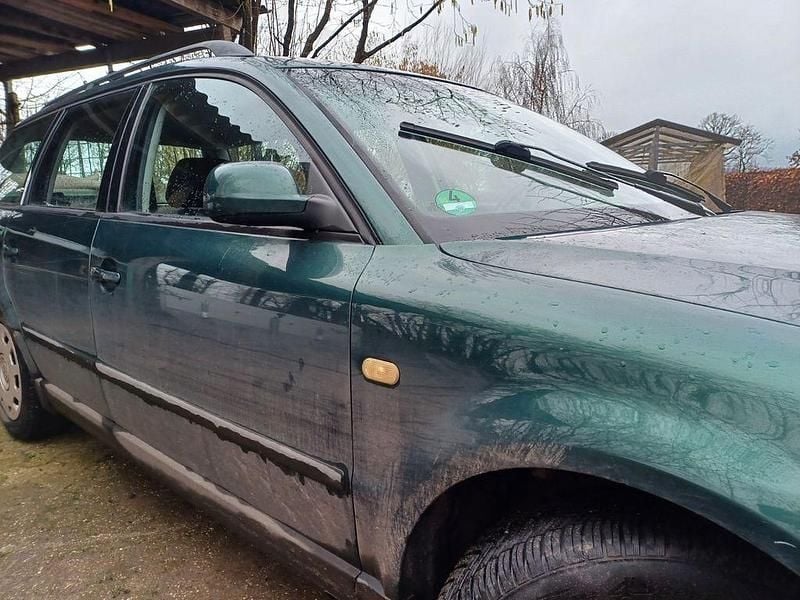 Gebraucht VW Passat Trendline 101 PS (74 kW) 1999 Grün Kombi