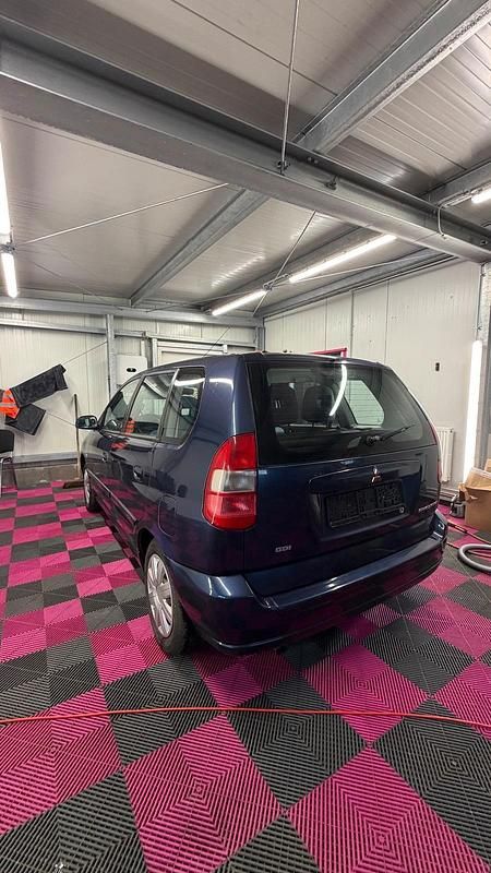 Gebraucht Mitsubishi Space Star 122 PS (89 kW) 2001 Blau Van / Kleinbus