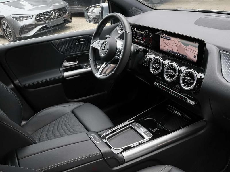 Gebraucht Mercedes B200 Progressive 163 PS (119 kW) 2025 Silber metalliclack hightechs Van / Kleinbus