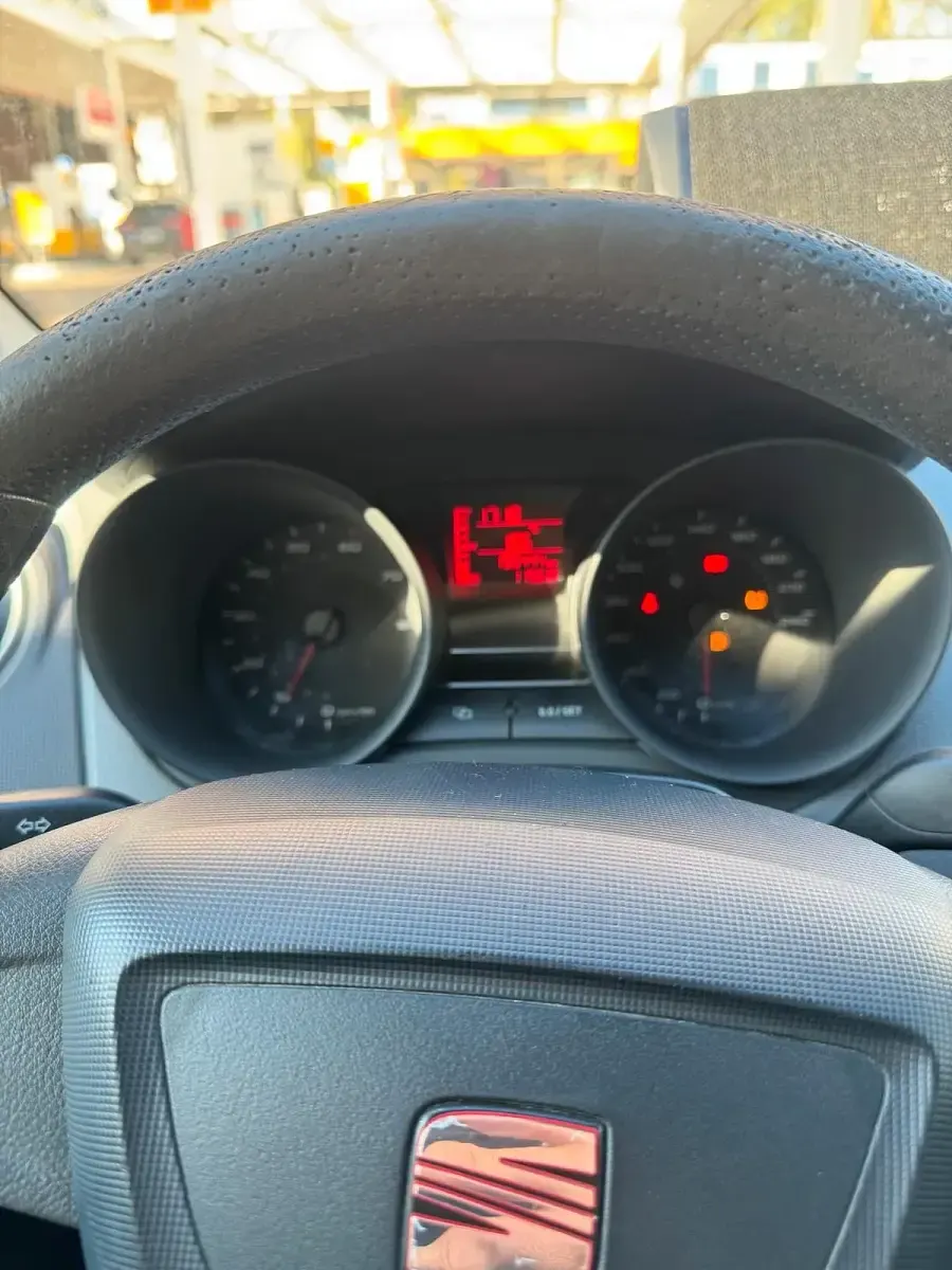 Gebraucht Seat Ibiza 75 PS (55 kW) 2011 Silber Coupé