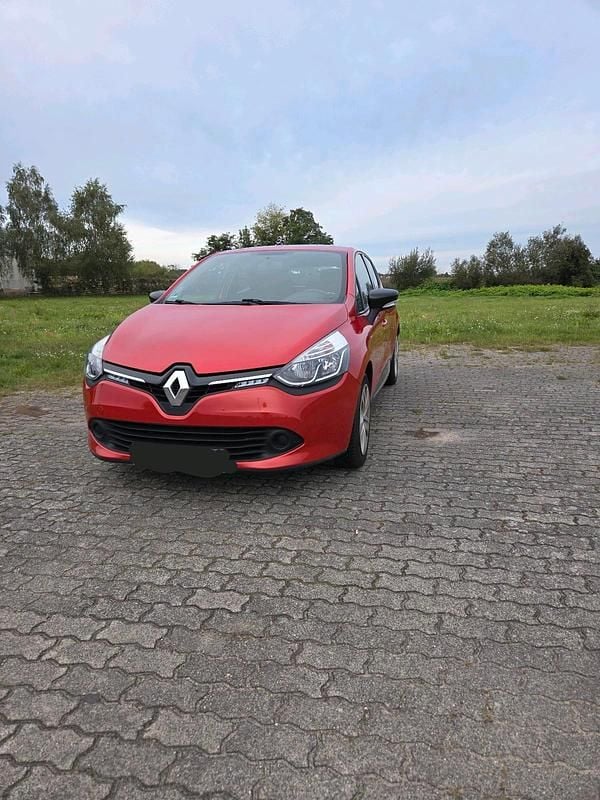 Rot Gebraucht 2016 Renault Clio IV LIMITED Kleinwagen | 6.950 € (Guter Preis) - Bild 1/4