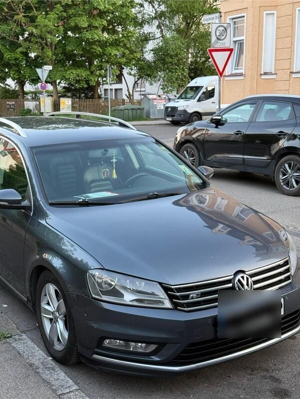 Grau Gebraucht 2013 VW Passat R-line Kombi | 10.500 € - Bild 1/4