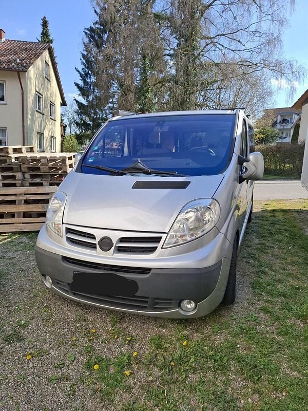 Silber Gebraucht 2008 Nissan Primastar Van / Kleinbus | 18.000 € - Bild 1/4
