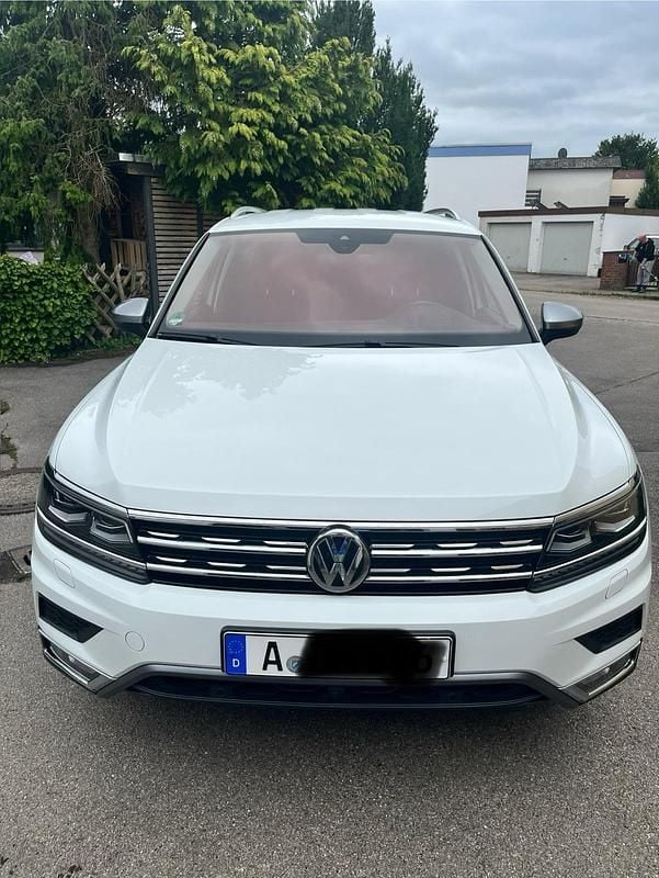 Weiß Gebraucht 2019 VW Tiguan Allspace Highline SUV | 33.300 € (Fairer Preis) - Bild 1/4