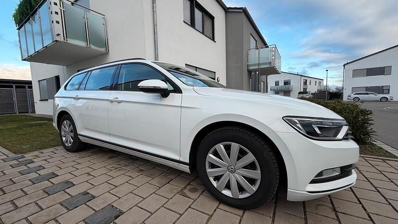 Gebraucht VW Passat 150 PS (110 kW) 2016 Blau Kombi